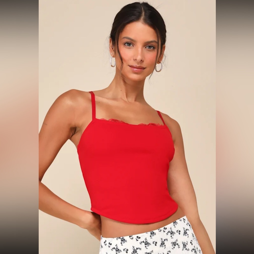 Red Lulus size small top with lace detailing